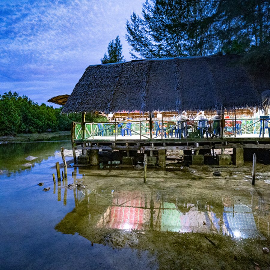 Mor Mu Dong restaurant Phuket